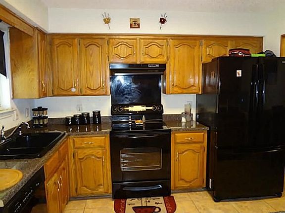 4th image of 609 Meadow Lark Dr