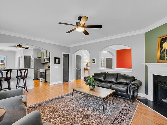 5th image of 219 Haddington Ln