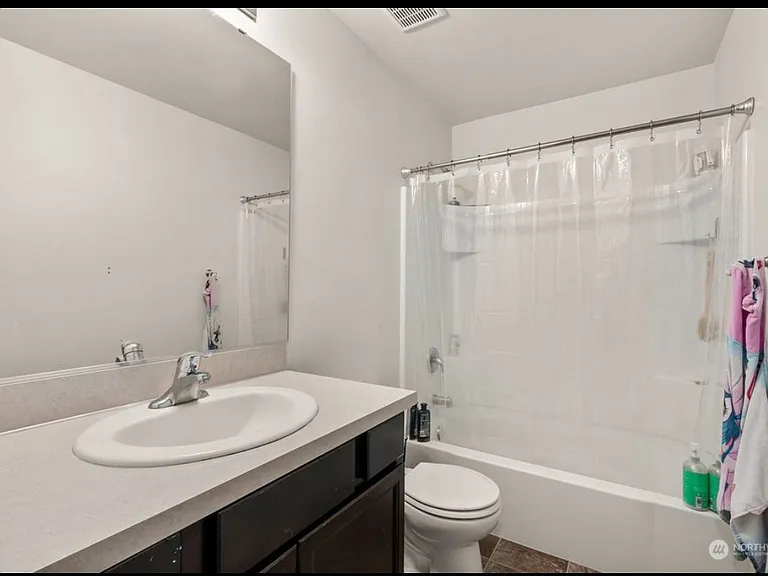 1901 Hudson St NW — Photo 16