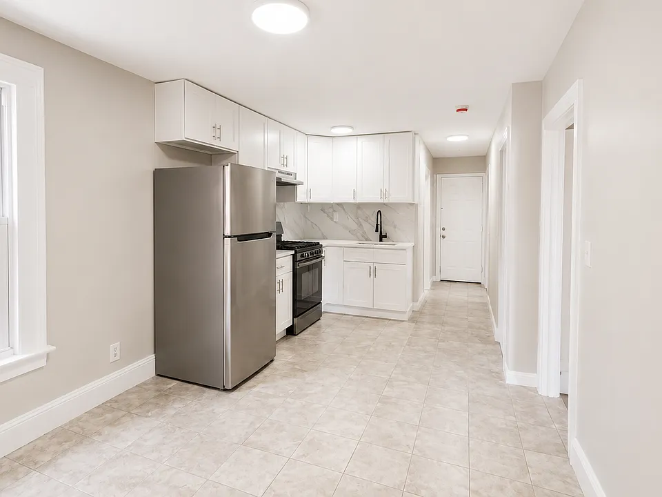 800 George St #2
