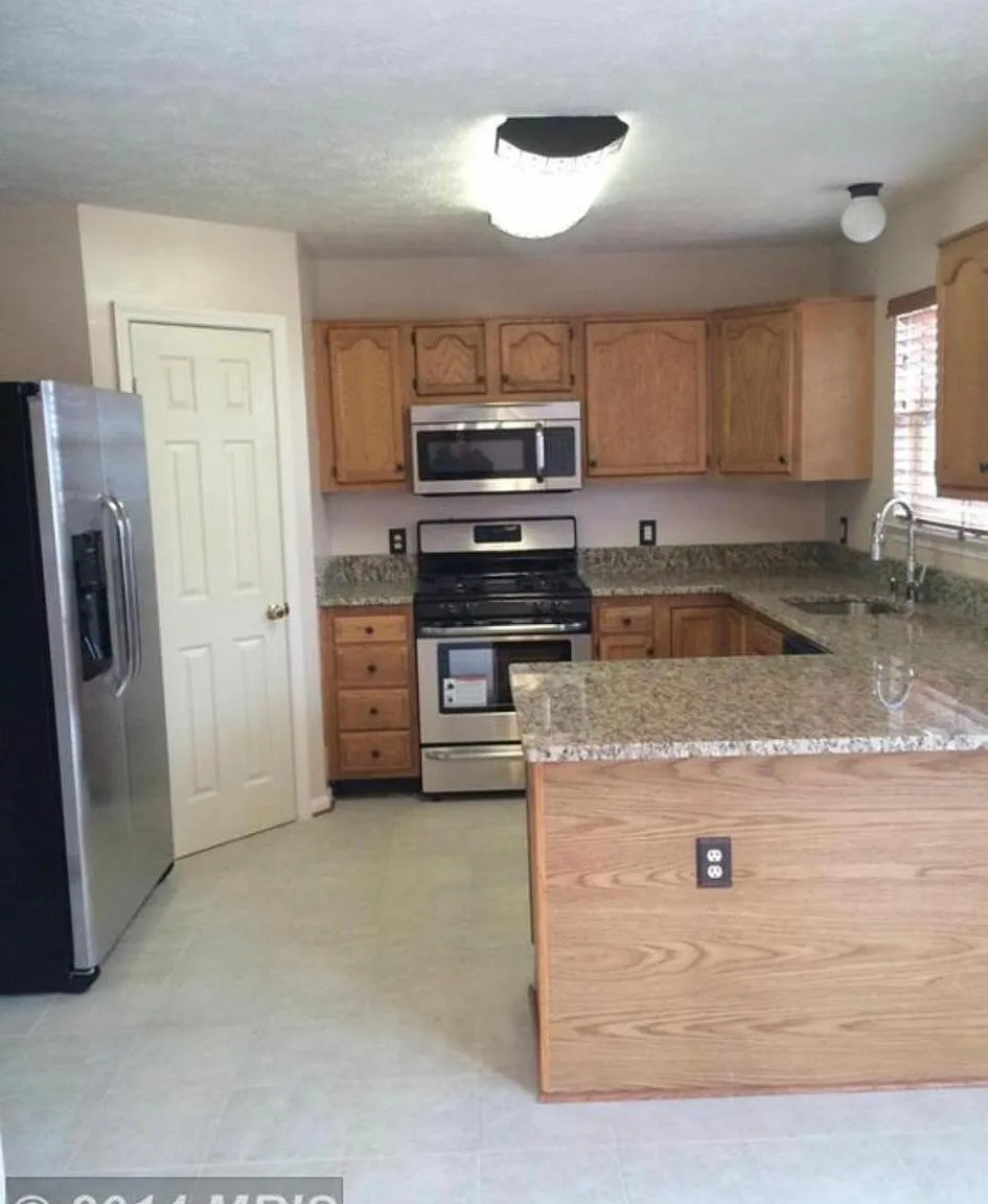 301 Royce Ct — Photo 4