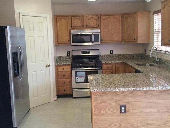 4th image of 301 Royce Ct