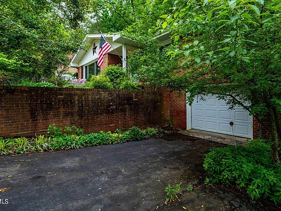 5th image of 1406 Brentwood Dr