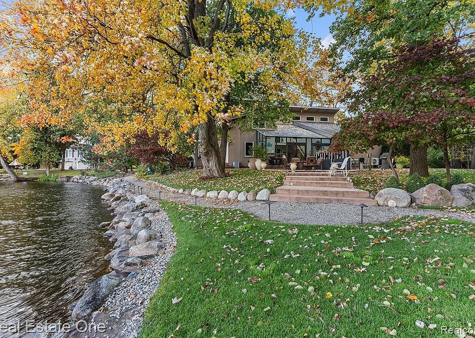 4870 Gallagher Blvd, Whitmore Lake, MI 48189 Zillow