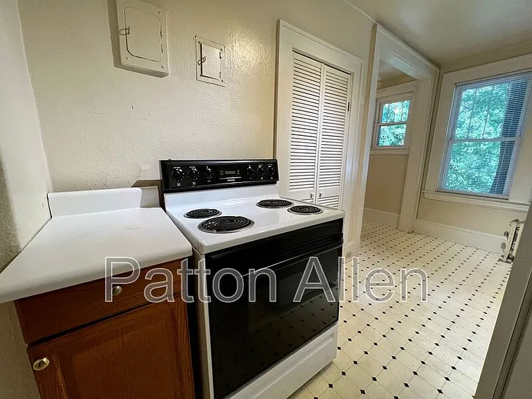 19 Saluda St #4 — Photo 10