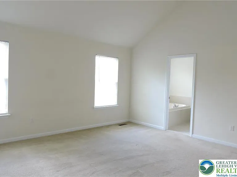 107 Highlands Blvd — Photo 12