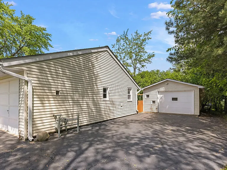 1002 Juniper Ln — Photo 36