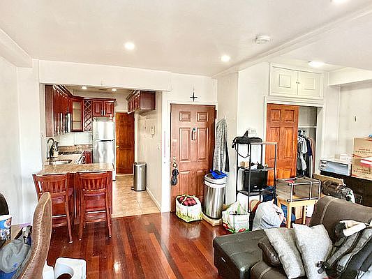 4th image of 554 Vanderbilt Ave APT 4