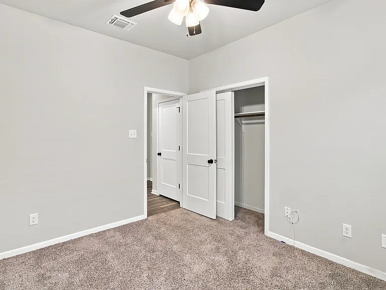 2827 Fox River Dr — Photo 27