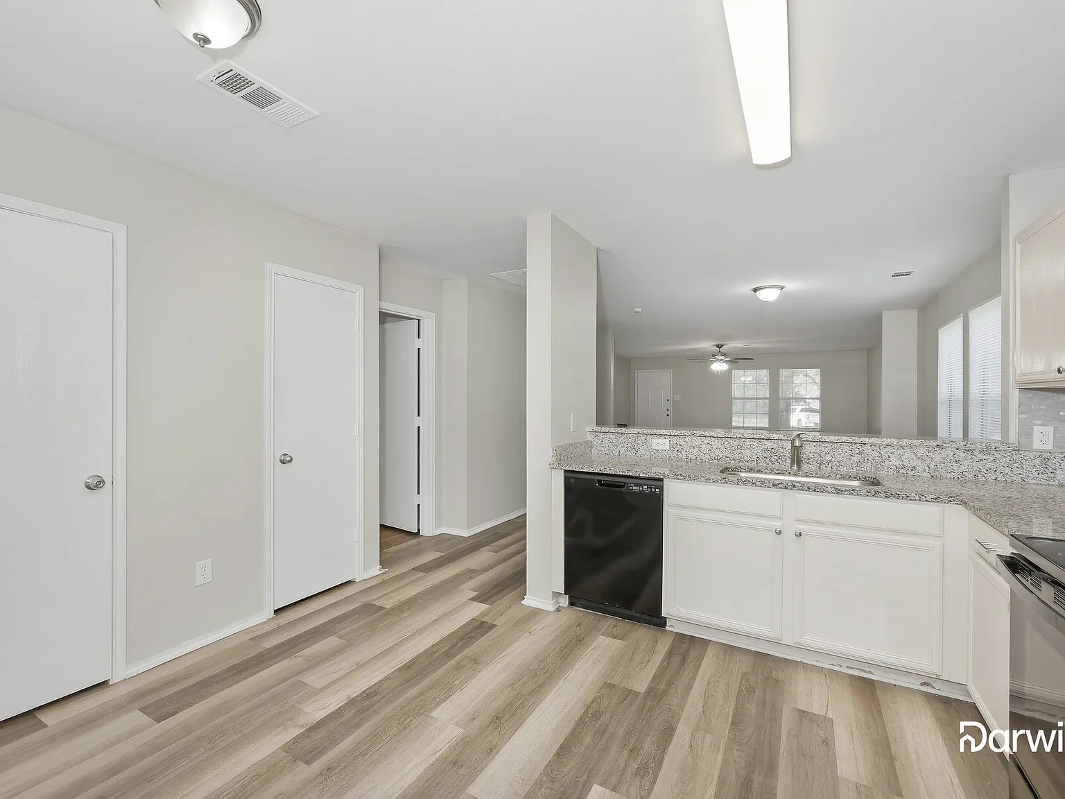 4 bed, 2.0 bath, 2288 sqft, $2,750 — Photo 2