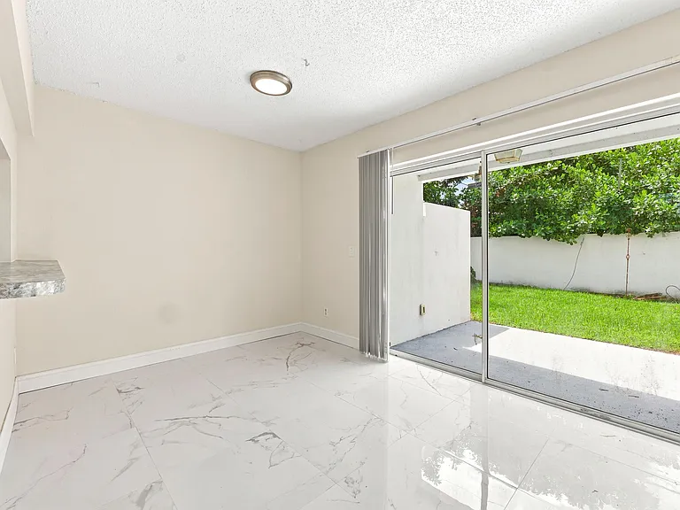 5120 Elmhurst Rd #A — Photo 27