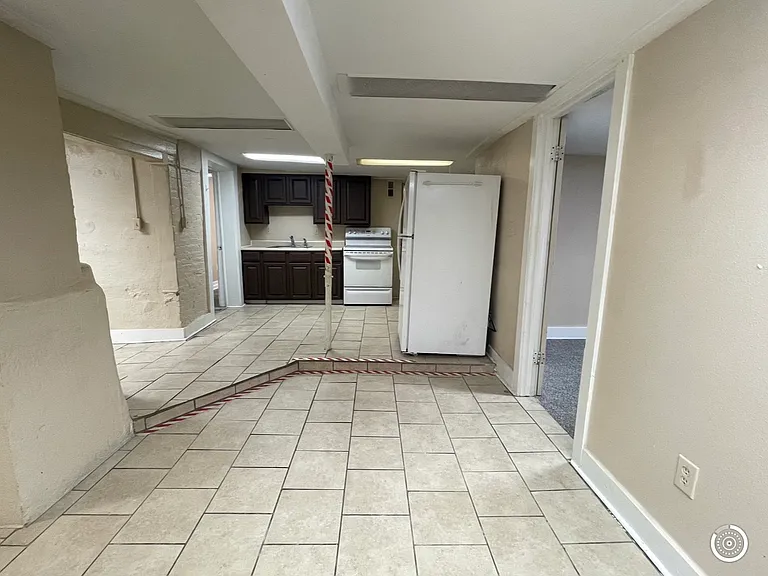 2415 Duncan St — Photo 12