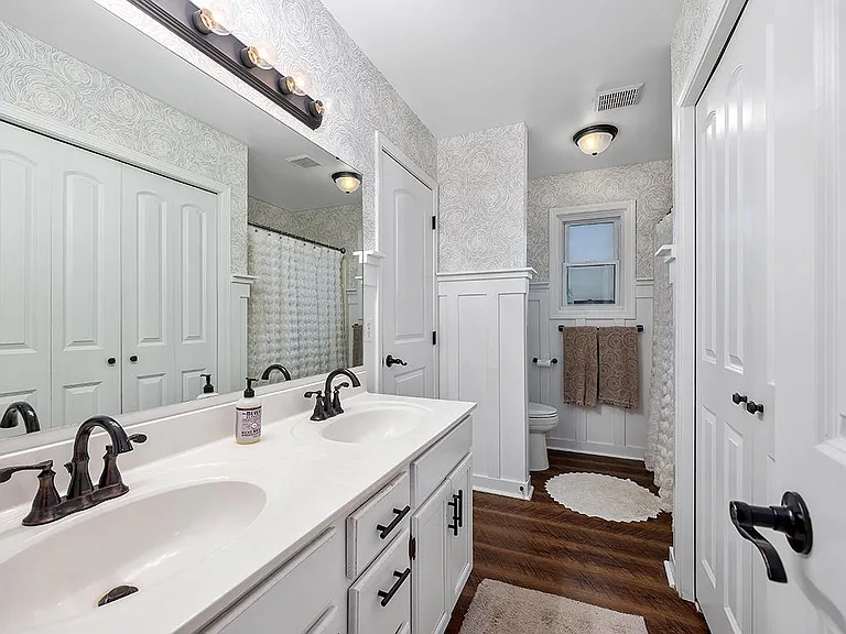 316 Edgewood Dr — Photo 2
