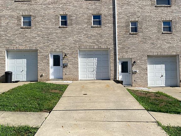 294 2nd Street - Driveway and Garage