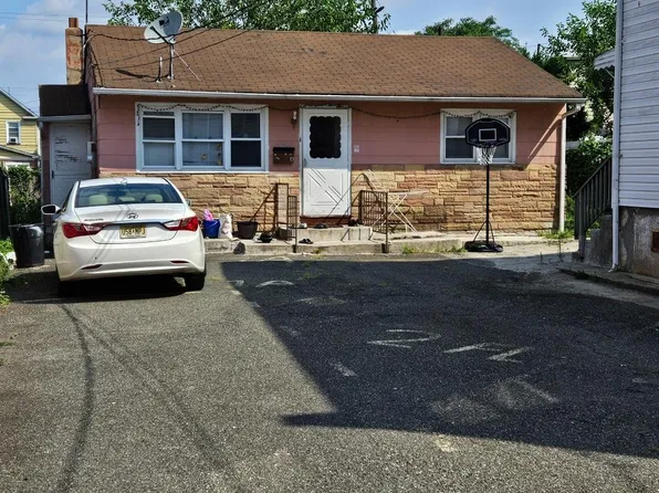 54 Larch St, Carteret, NJ 07008