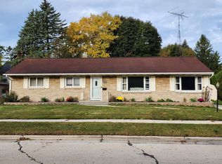 1232 N 10th St, Manitowoc, WI 54220