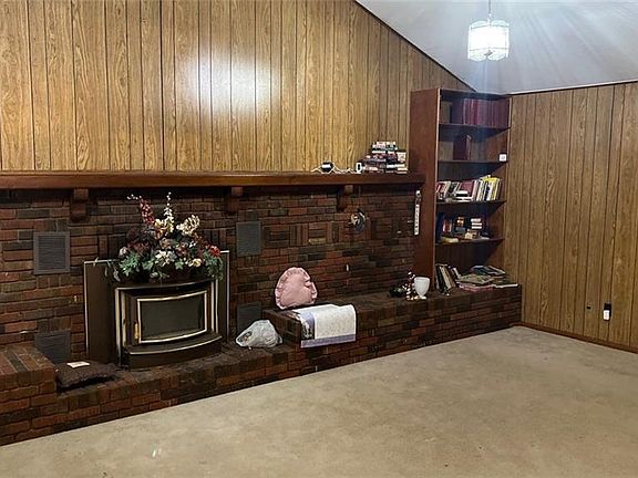 3rd image of 1021 SW 65th St