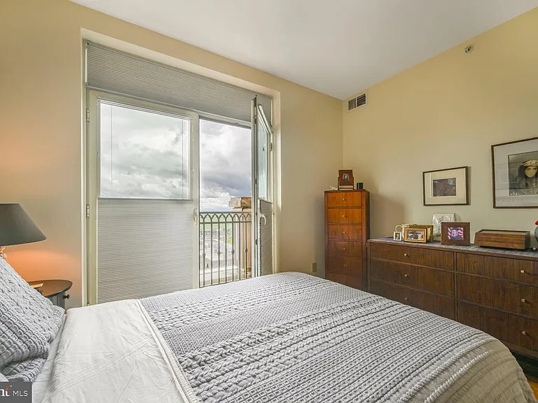 12500 Park Potomac Ave #905 — Photo 13