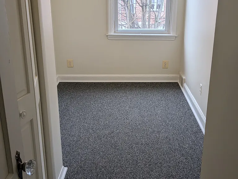 124 W 21st St — Photo 9