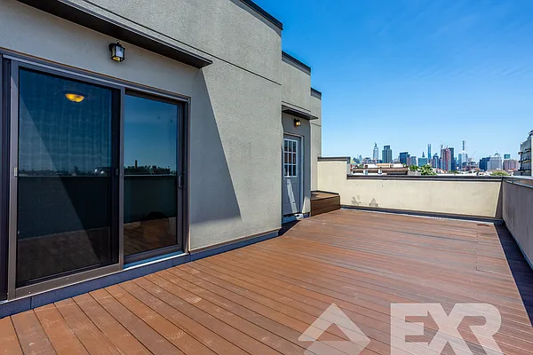 Rented by EXR | media 48