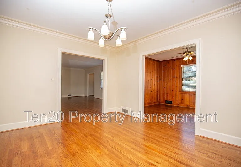 1514 Hilton Ave — Photo 10