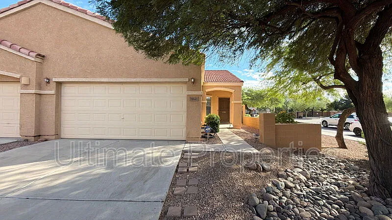 7041 W Downspell Dr