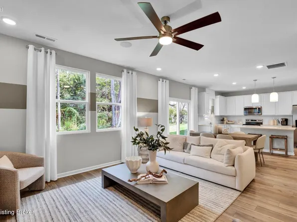 16935 Aiken Ridge Cir, Louisville, KY 40245