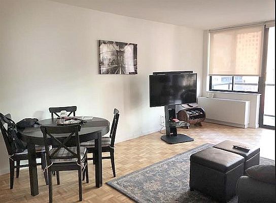 3rd image of 255 E 49th St APT 21A