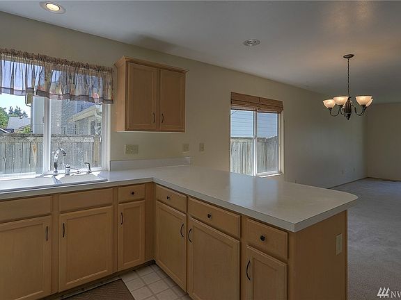 5th image of 4104 Avonlea Dr SE