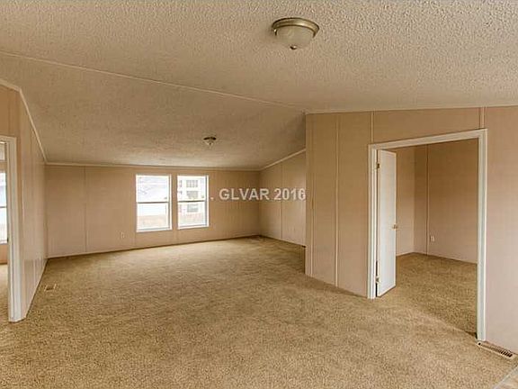 4th image of 5570 E Carey Ave