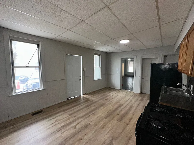 37 N Franklin Street — Photo 4