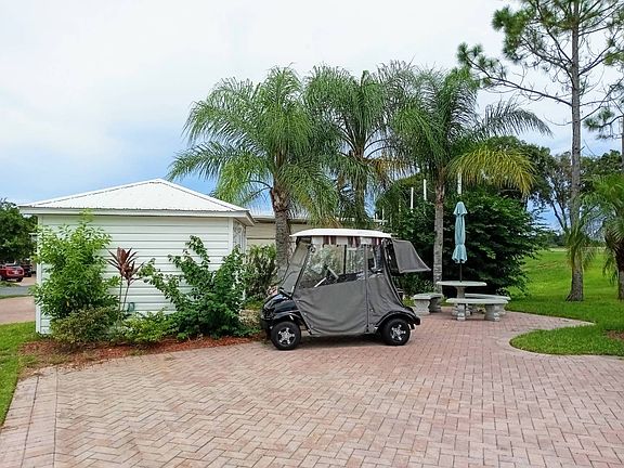 3rd image of 2132 Saint George Dr Lot 2037