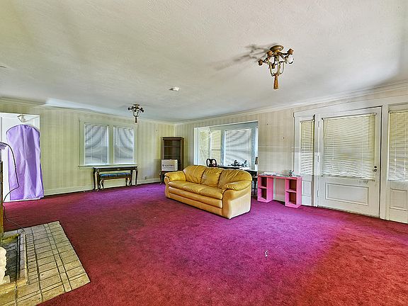 5th image of 616 S Oakdale Ave
