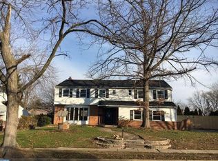 22 Pebble Ln, Cherry Hill, NJ 08002