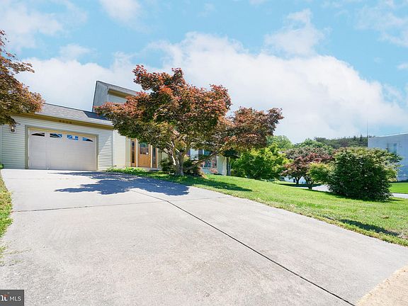 3rd image of 8508 Silverdale Rd