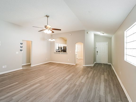 4th image of 2985 Mikris Dr E