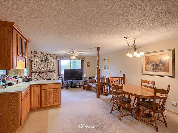 3rd image of 7028 Corfu Blvd NE