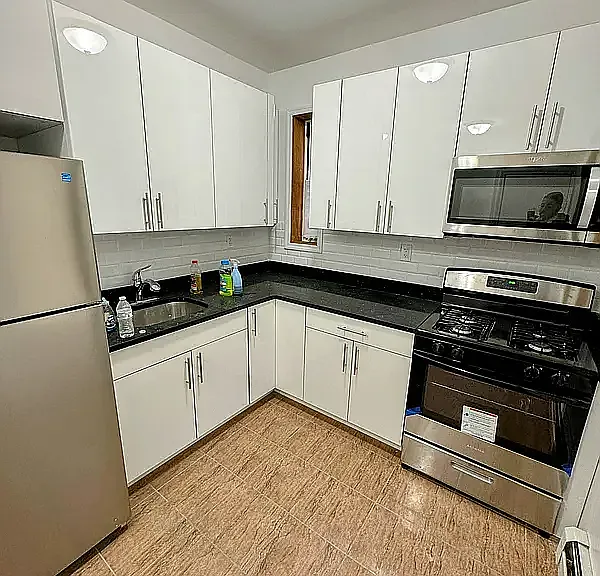 126 E 35th St #1F — Photo 1