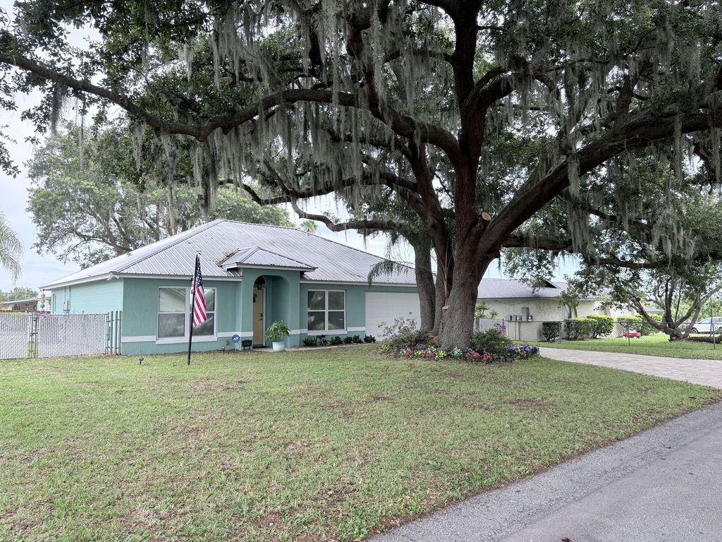 5609 Lake Fox Cir - Property Image