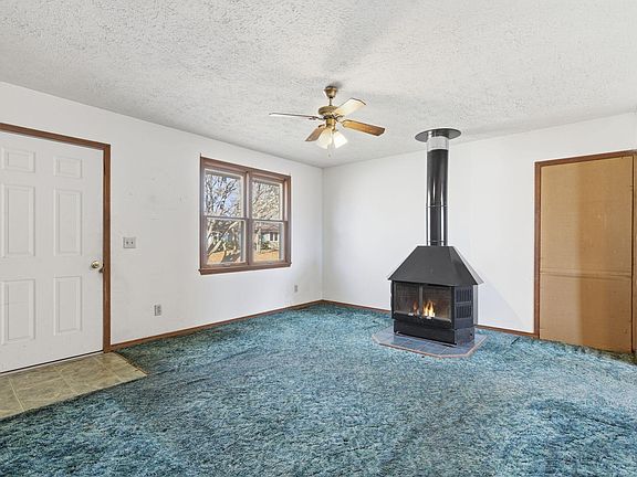 2nd image of 204 S Cottonwood Avenue