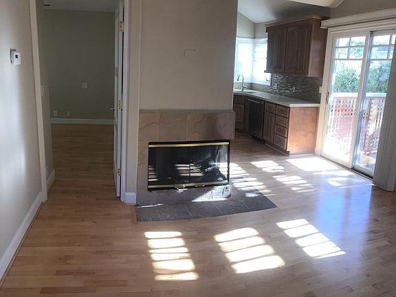 5th image of 232 University Ave