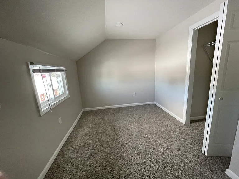 553 Adams Ave — Photo 17