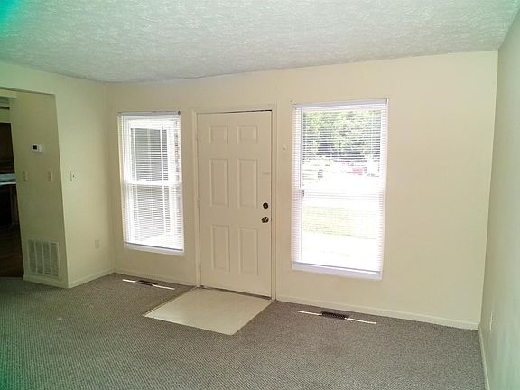 5th image of 150 Briarwood Dr APT 2