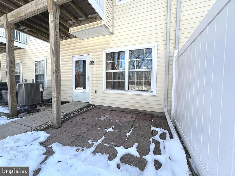 1439 Nestlewood Ct — Photo 25
