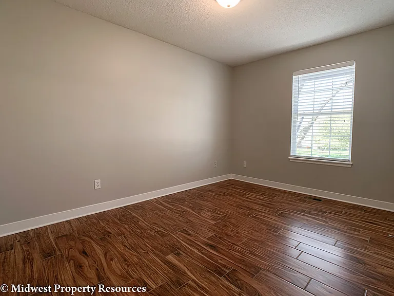 617 SE Battery Dr — Photo 19