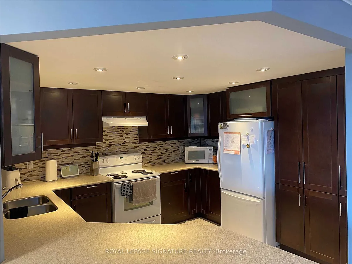 Building Photo - 20 McFarlane Dr #908