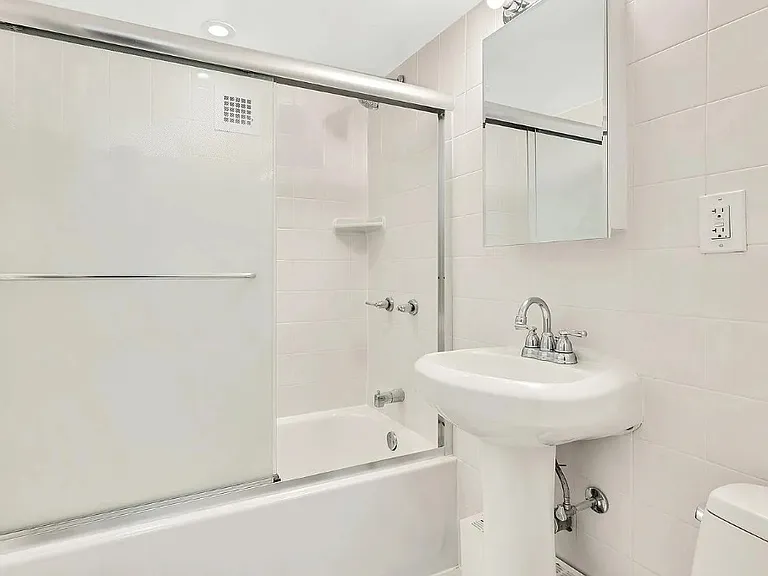 2401 H St NW #508 — Photo 6