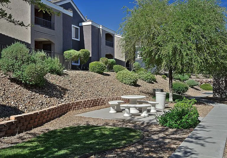 1290 W Horizon Ridge Pkwy — Photo 25