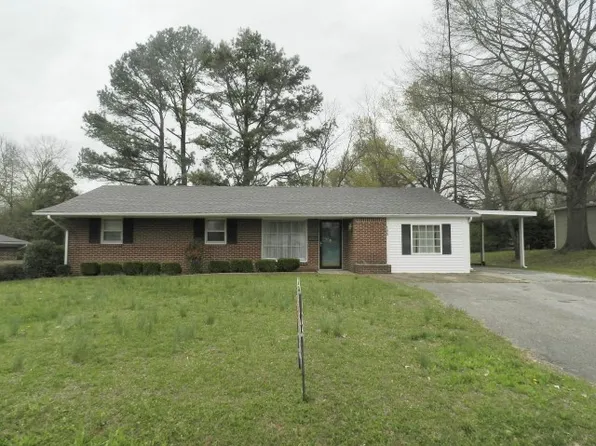 105 Armory St, Trenton, TN 38382