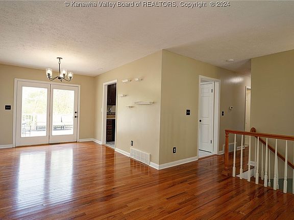 5th image of 5240 Linda Vista Dr